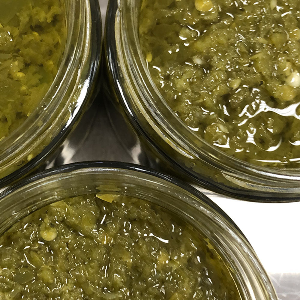 شطّة خضراء مع ورق زعتر  <br> green shatta with za’atar leaves